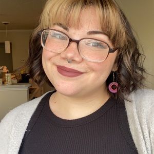 Meet your Posher, Julia